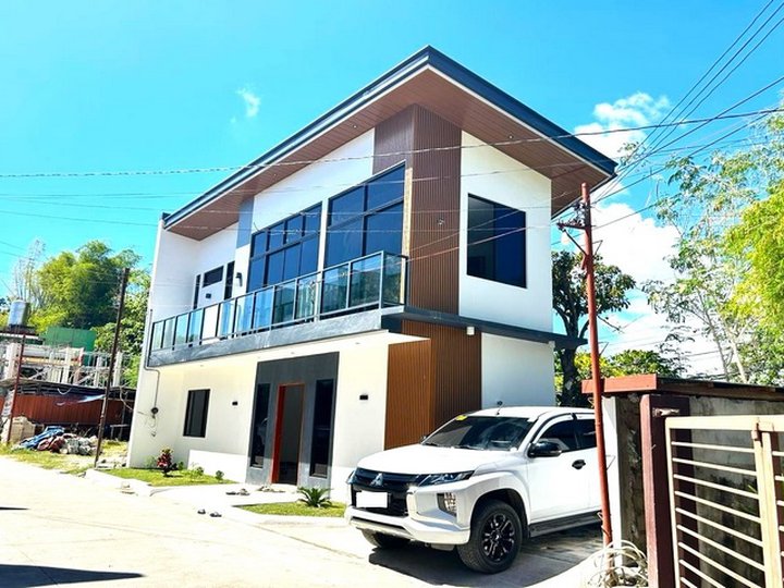 4BR house in Ananda Home Consolacion