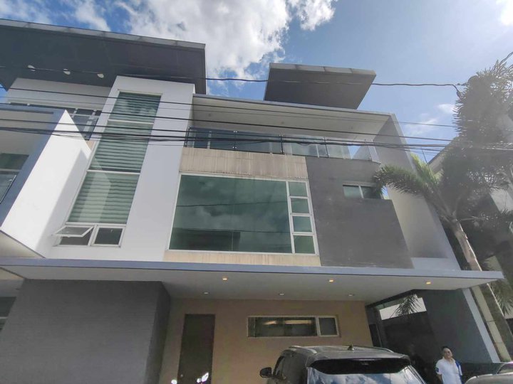 Furnished 3 Storey & 4 Bedroom House and Lot in Mahogany Place, Taguig