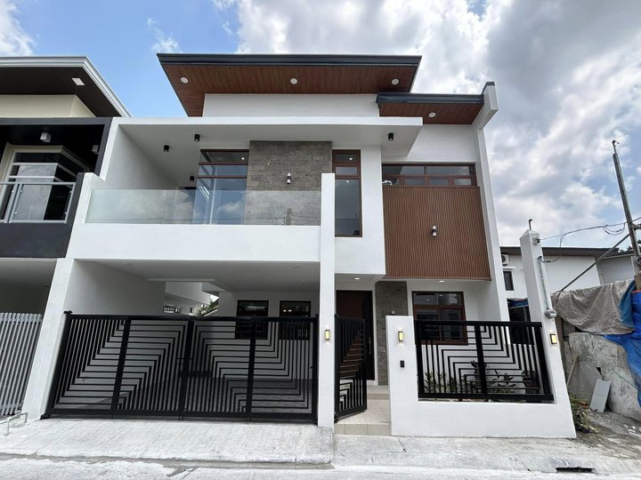 The BEST MODERN CONTEMPORARY on its category and size. FOR SALE!!