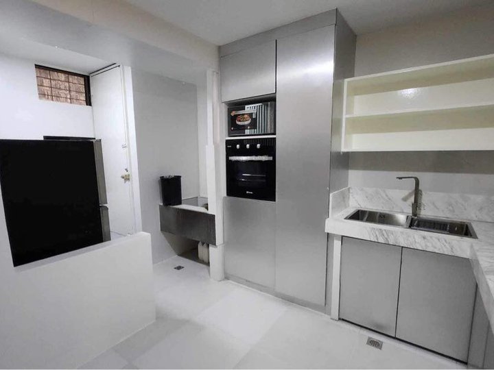 Furnished & Interiored 3 Bedroom Condo Flats with parking in Makati Bel-Air Apt in Poblacion, Makati