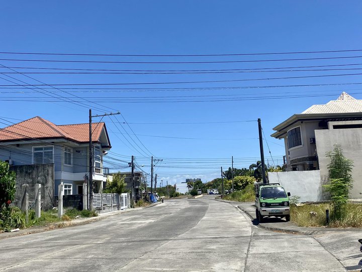 Lot for Sale in Iloilo near Megaworld