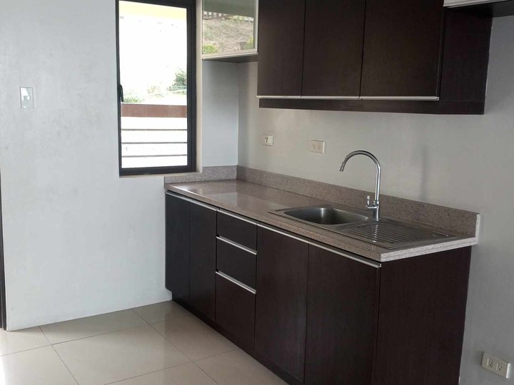 Condominium with the full view of Taal