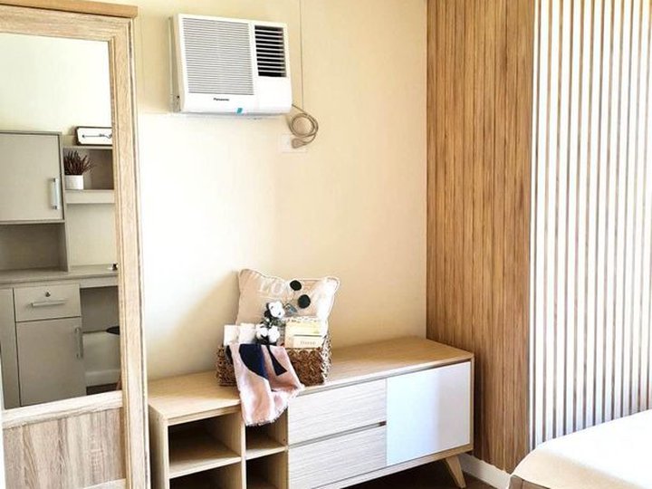 Furnished 2 Bedroom Condo Lease at The Vantage at Kapitolyo by Rockwell in Pasig