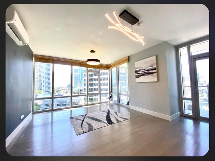 FOR SALE: Lincoln Tower, 2 Bedroom Unit