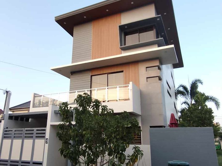 4-bedroom Single Detached House For Sale in San Fernando Pampanga