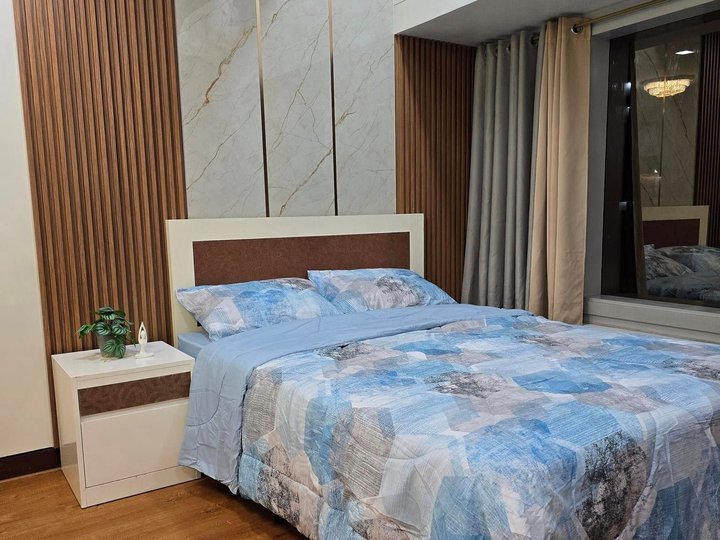 Fully Furnished Studio Condo For Sale in One Central Suites Makati