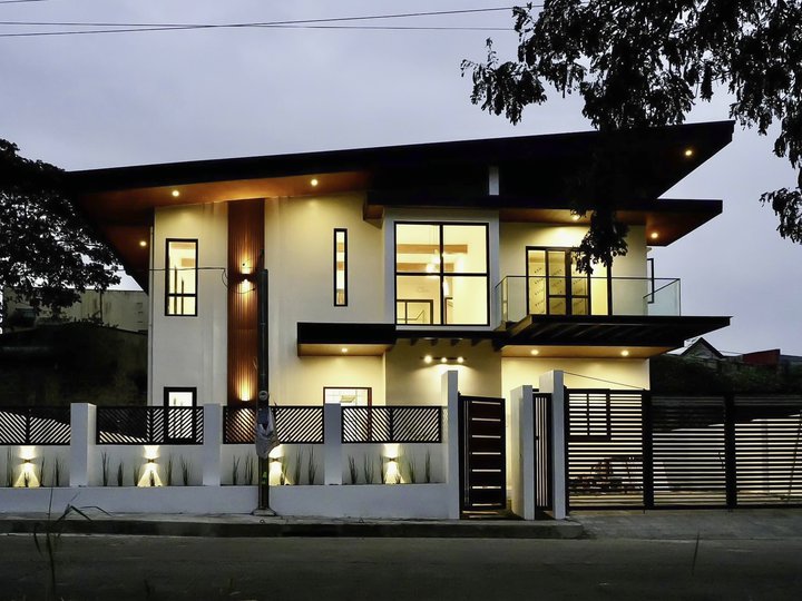 4-bedroom Single Detached House For Sale in Dasmarinas Cavite