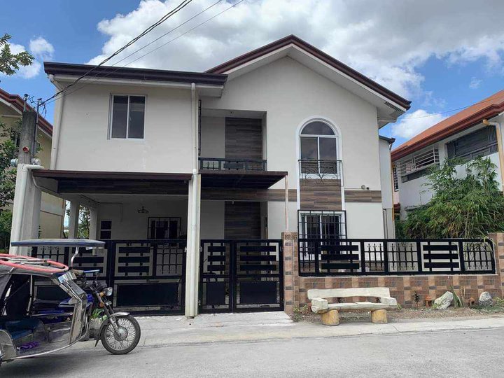5-bedroom House For Sale in Bacolor Pampanga
