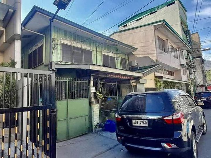 Old Three Door Apartment With Income Lot For Sale in Pio Del Pilar Makati 32.5M