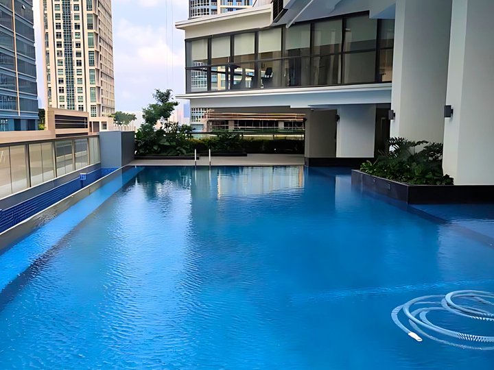 80.00 sqm 2-bedroom Condo For Rent in Uptown Ritz BGC Near Mitsukoshi