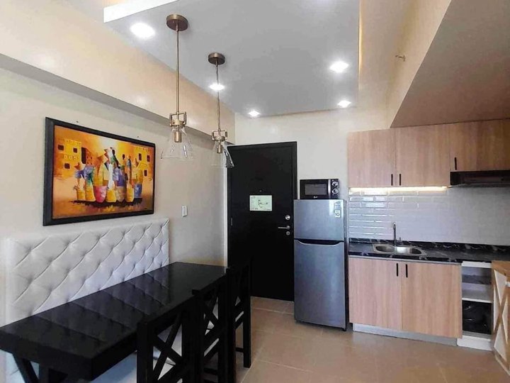 Fully Furnished 2-bedroom for Rent in Avida Towers Turf BGC