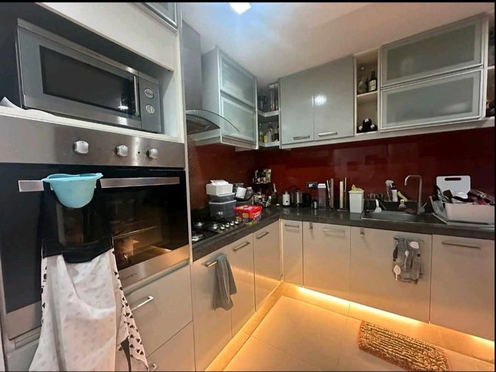 Fully furnished 1 Bedroom Unit with Parking in Ortigas Centre, Pasig City
