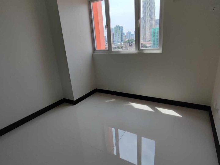 Condo for sale ready for occupancy mall of asia taft avenue