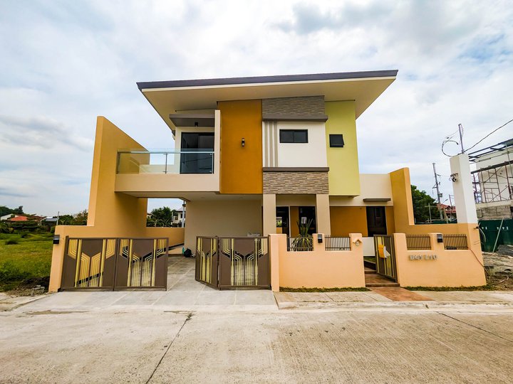 Grand Parkplace Village 5 Bedrooms Ready for Occupancy (RFO) House and Lot for Sale in Imus Cavite