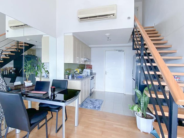 1br loft condo for RENT in One Rockwell, Makati City near Poblacion