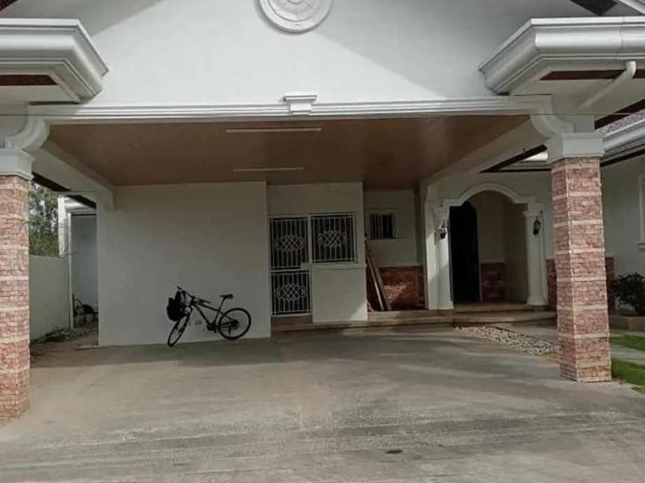 4-bedroom House for Rent in Angeles, Pampanga