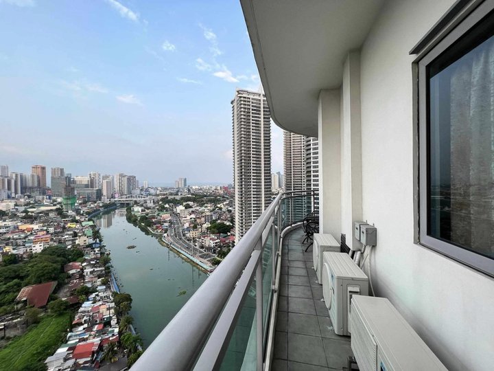 2br condo unit for RENT in Mandalulyong near Poblacion Makati, Century