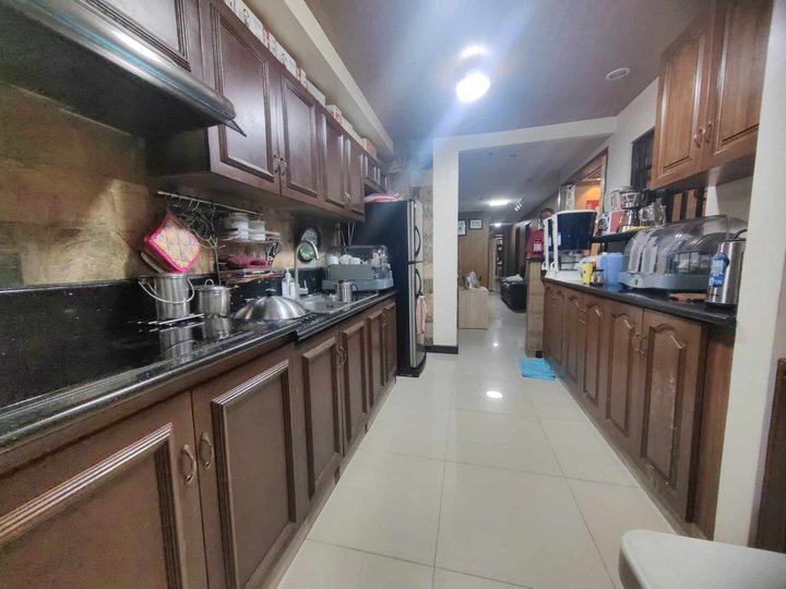 Furnished 4 Bedroom Condo for sale in The Magnolia Residences with Parking near Robinsons Magnolia