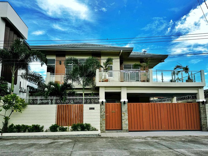 5-Bedroom fully furnished House with pool for rent in Angeles, Pampanga