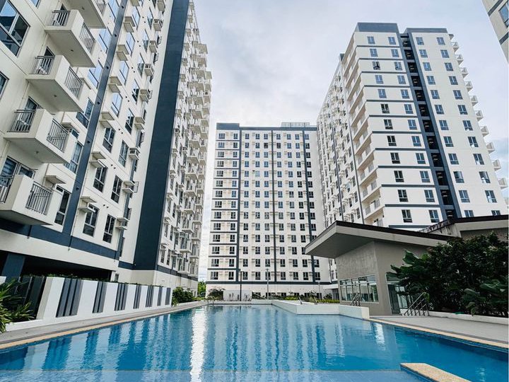 RUSH 37.00 sqm 1-bedroom Unit with Parking For Sale in Avida Towers Vireo Taguig City