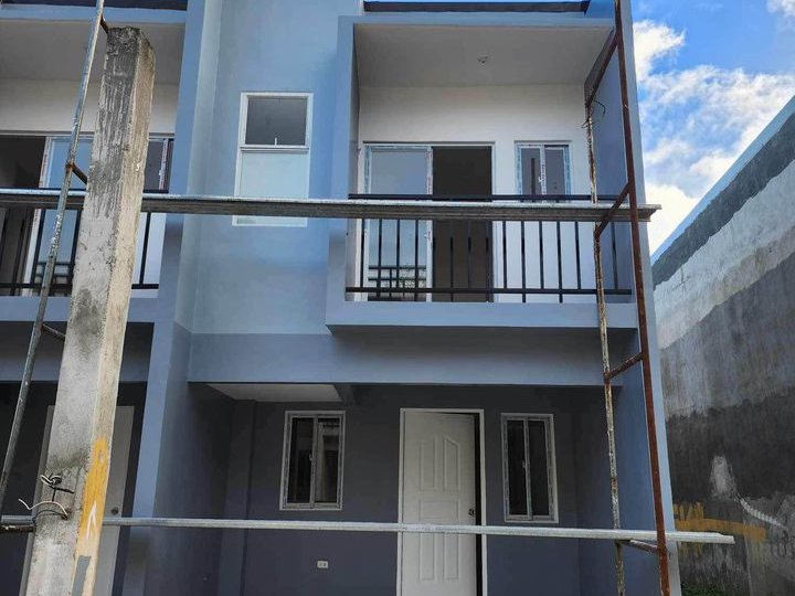 PASALO 3BED 2 BATH TOWNHOUSE ANTIPOLO NEAR ROB ANTIPOLO