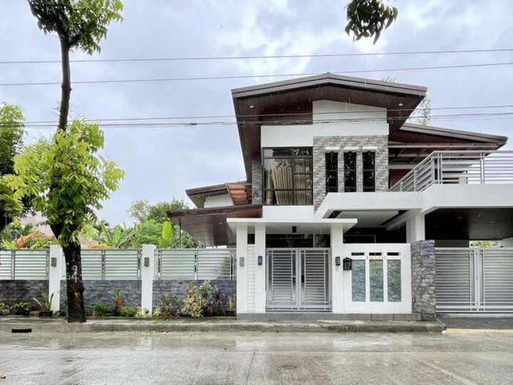 LUXURIOUS 5-BEDROOM HOUSE AND LOT FOR SALE IN TELABASTAGAN, SAN FERNANDO, PAMPANGA