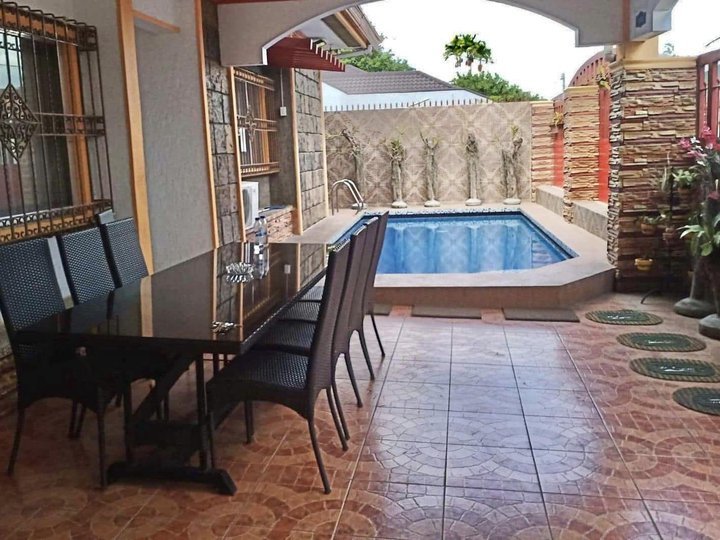 FOR SALE/RENT FURNISHED BUNGALOW HOUSE WITH SWIMMING POOL IN ANGELES CITY NEAR CLARK