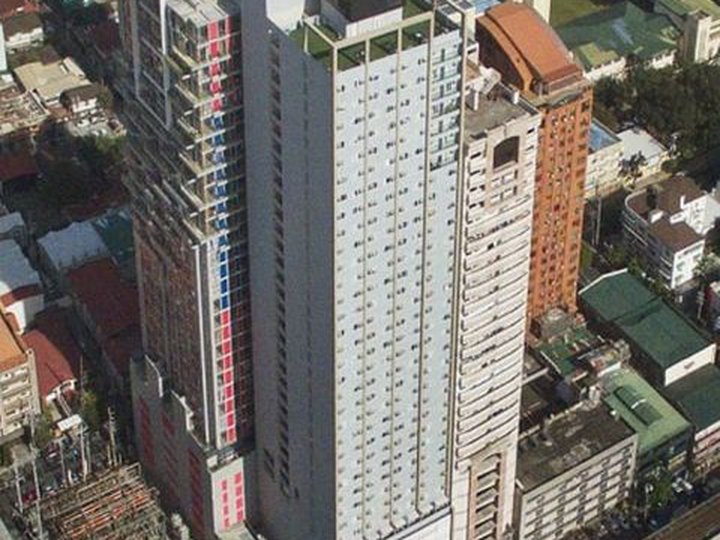 AFFORDABLE FULLY FURNISHED 1 BEDROOM CONDO FOR SALE!  Infront of La Salle Taft