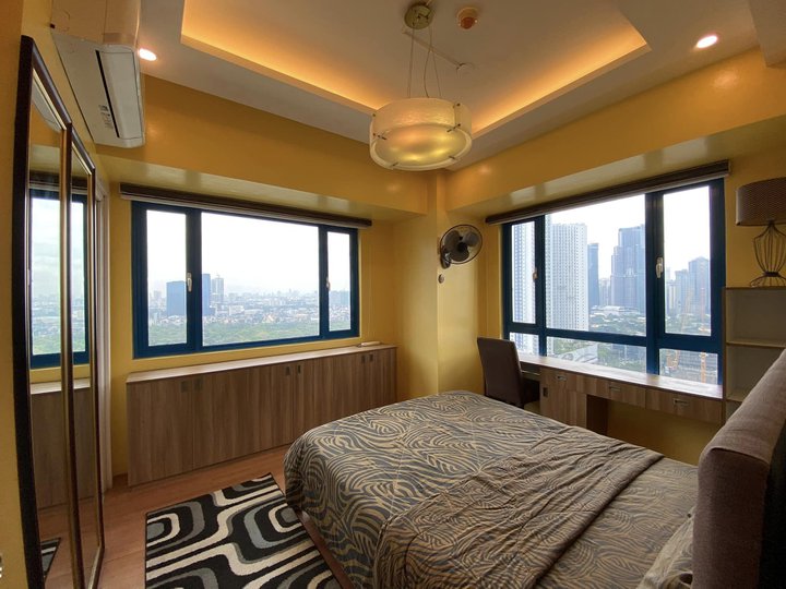 1 Bedroom Condo with Parking for Rent in One Pacific Place, Salcedo Village, Makati