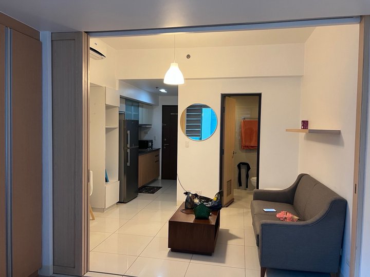 Fully Furnished One Bedroom in One Uptown Residences BGC for lease