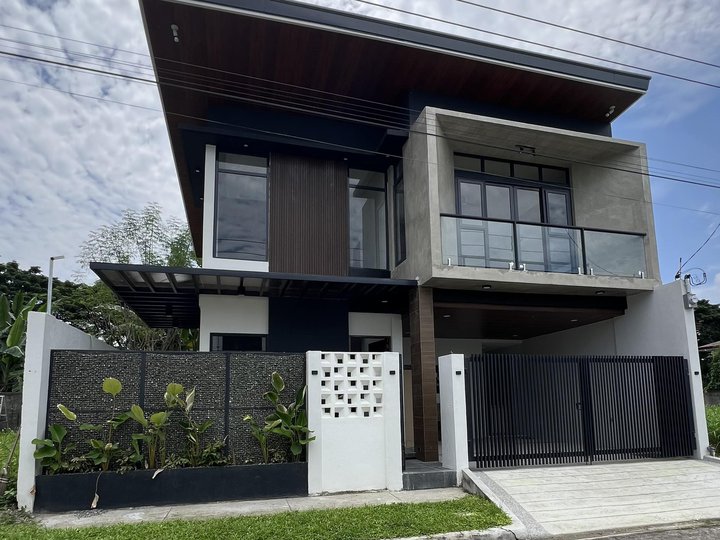 For Sale: 4-Bedroom House with Sw. Pool near Clark and Korean Town, Angeles City