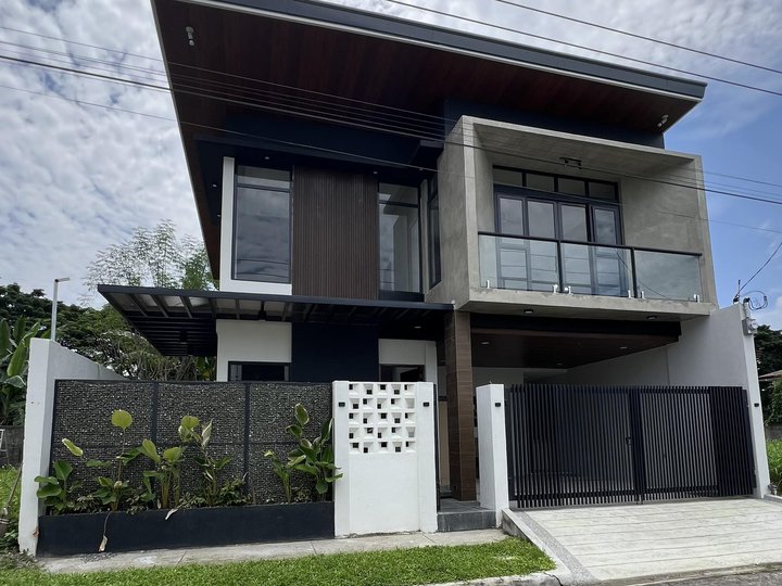 For Sale: 4-Bedroom House with Swimming Pool near Clark and Korean Town