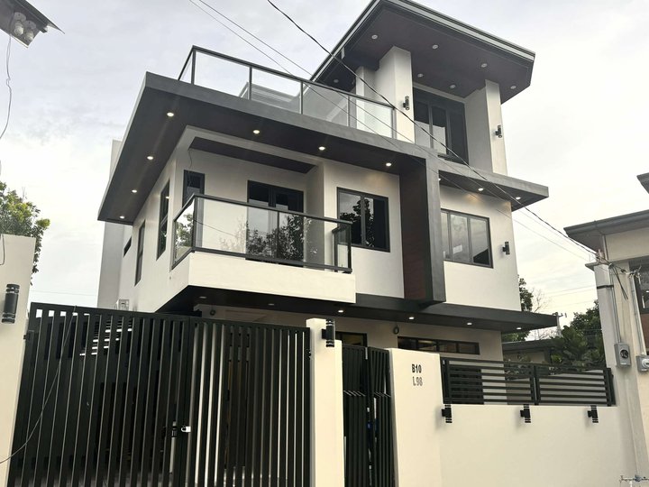 BRAND NEW ELEGANT MODERN HOUSE FOR SALE IN CLARK MANOR SUBDIVISION VERY NEAR NLEX