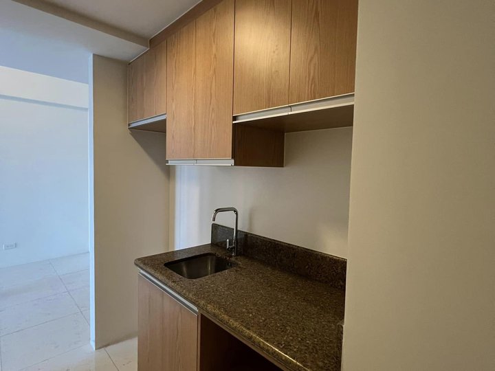 One Bedroom Condo with Parking for Sale in Madison Park West BGC