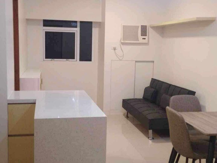 FOR RENT: One Gateway Place, 1 Bedroom Unit