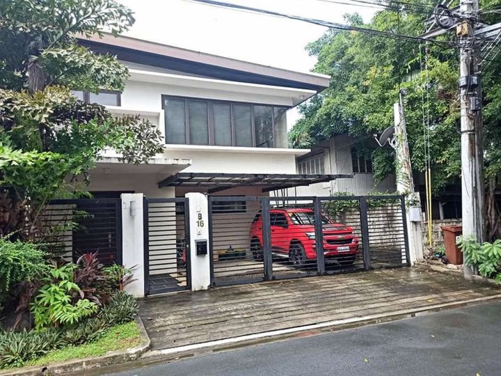 FOR RENT: San Lorenzo Village, 2 Storey House and Lot