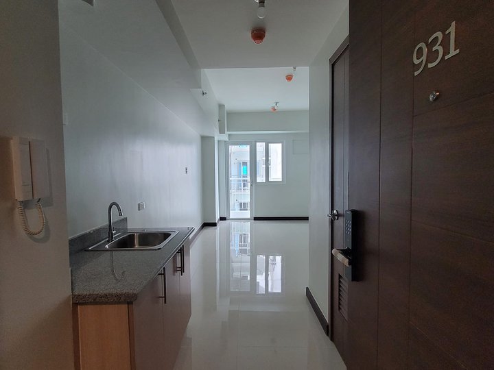 Studio with balcony condo for sale in Pasay City near Cartimar and Libertad