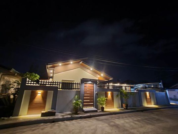 ELEGANT HOUSE AND LOT WITH SWIMMING POOL FOR SALE IN ROYAL MEADOW, MEXICO, PAMPANGA