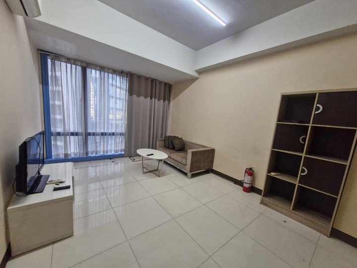 For Rent 1Bedroom Unit 59.20 sqm in TWO CENTRAL Makati City