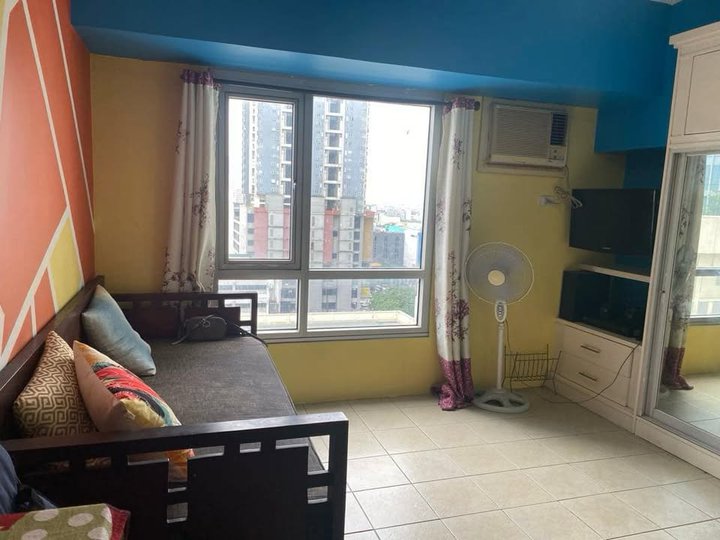 Pre-Owned 22.00 sqm Studio Residential Condo For Sale in Makati