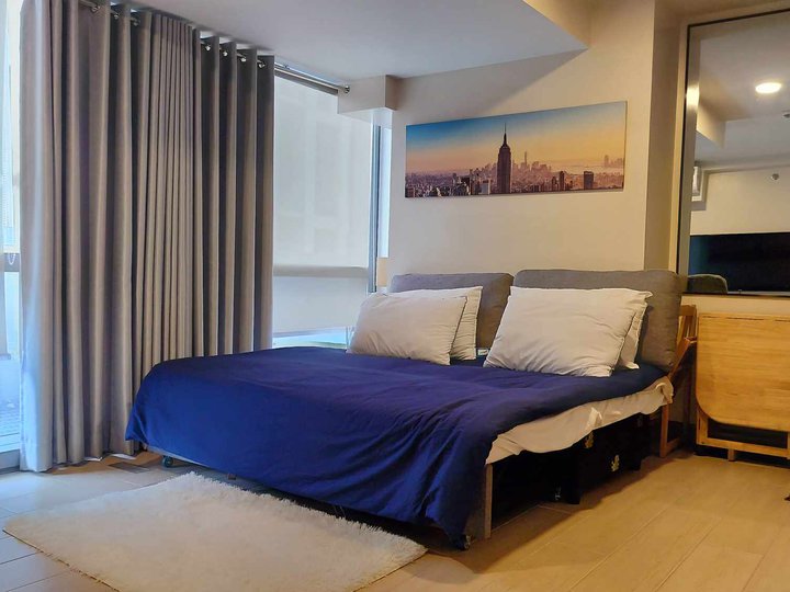 For Rent: 1-Bedroom Unit at Eastwood Global Plaza Luxury Residences