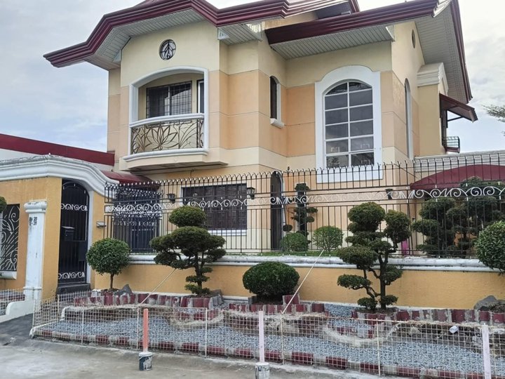 4 bedroom House for Rent in Bf Resort Village Las Pinas City