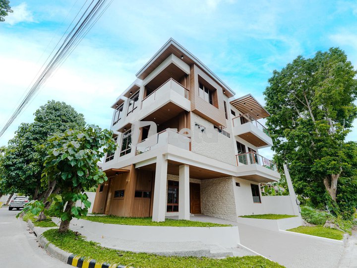 Brand New Modern Luxury Home For Sale in Xavier Estate, Cagayan De Oro Mis. Or.