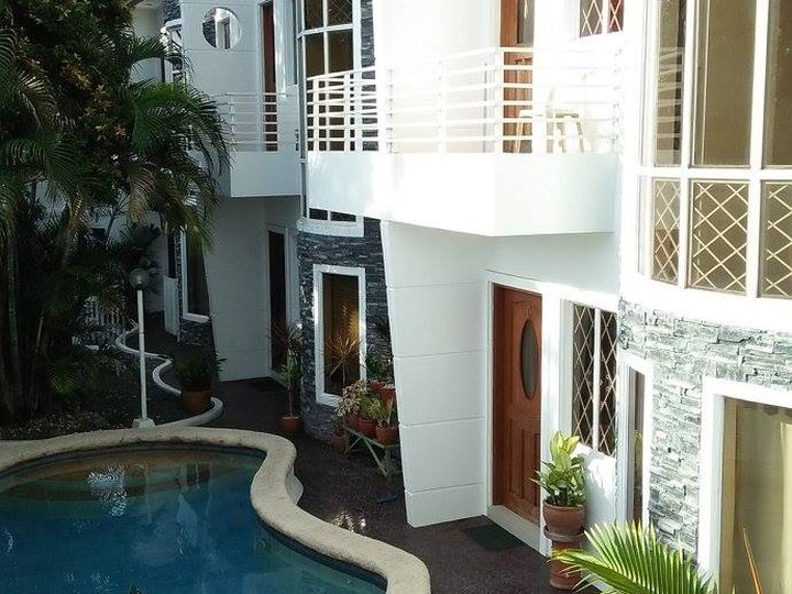 TOwnhouse for sale in Kandi Paramount near very good buy for investment