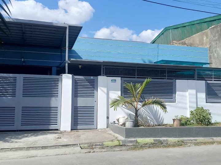 3BR House & Lot in De Castro Subd., Valenzuela City  With Solar Panels