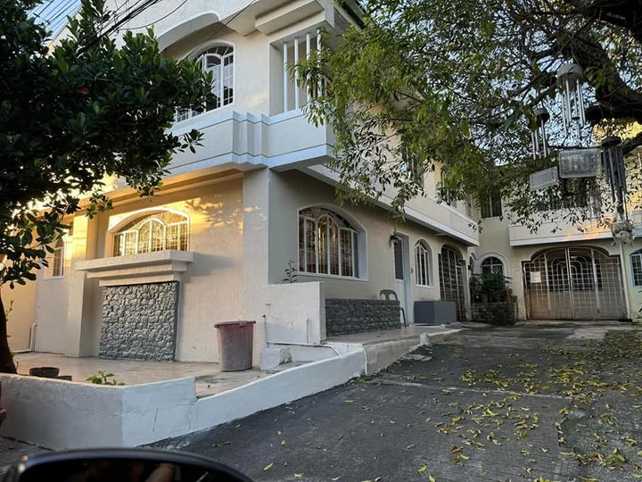 Pre-owned Towhouse Las Villas del Cielo for Sale in Sanville, Visayas Ave. Quezon City