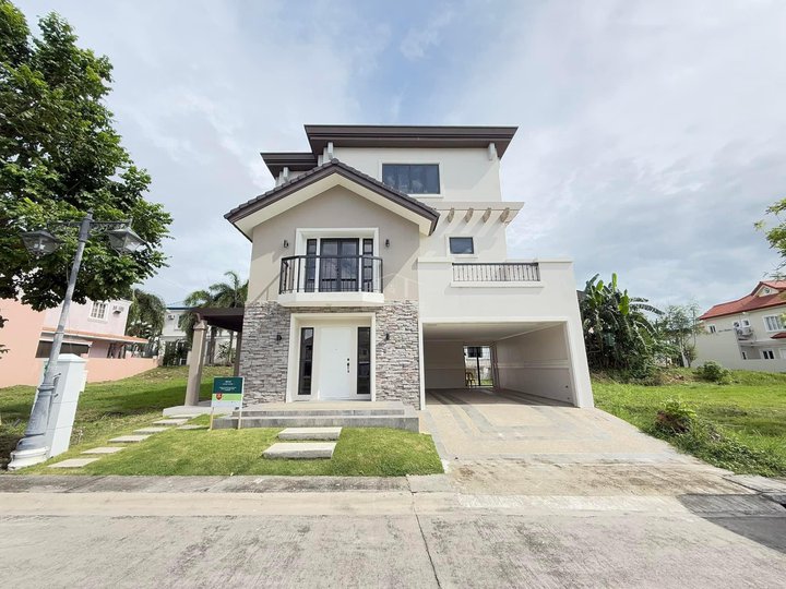 Ready For Occupancy 5-bedroom Single Detached House For Sale in Versailes Daag Hari Las Pinas