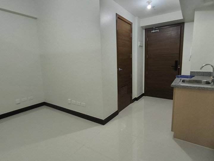 Rent to own Horizon land quantum residence Condo one bedroom