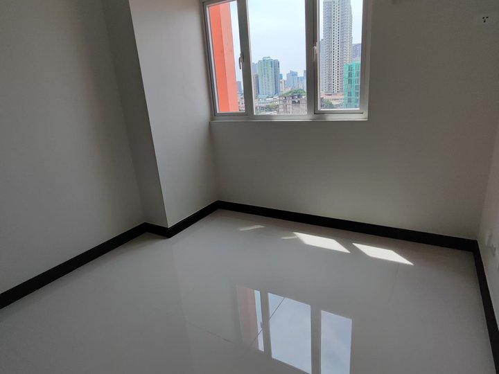 Rent to own Ready for occupancy For sale condo in pasay quantum amethyst