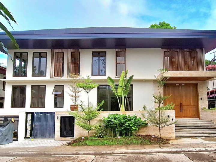 7-bedroom Single Detached House For Sale in Ayala Alabang